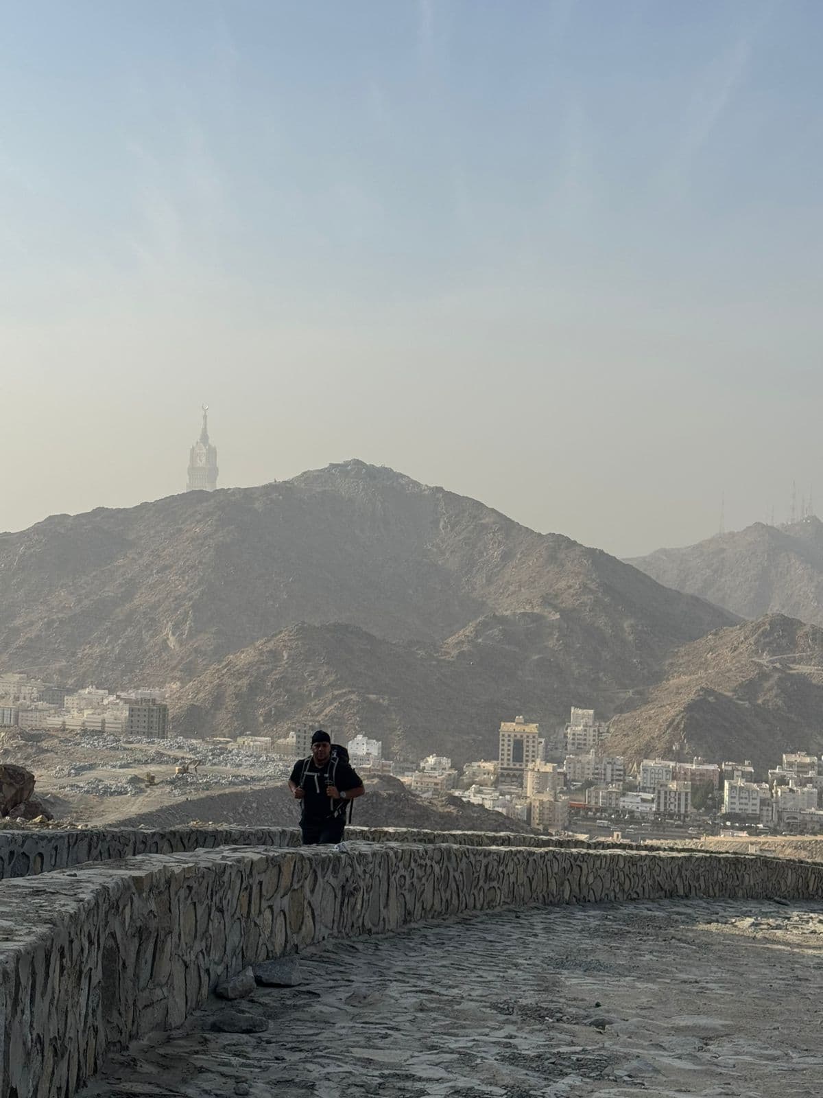Hiking Mount Thawr – Sunset in Mecca and a unique nighttime experience including dinner