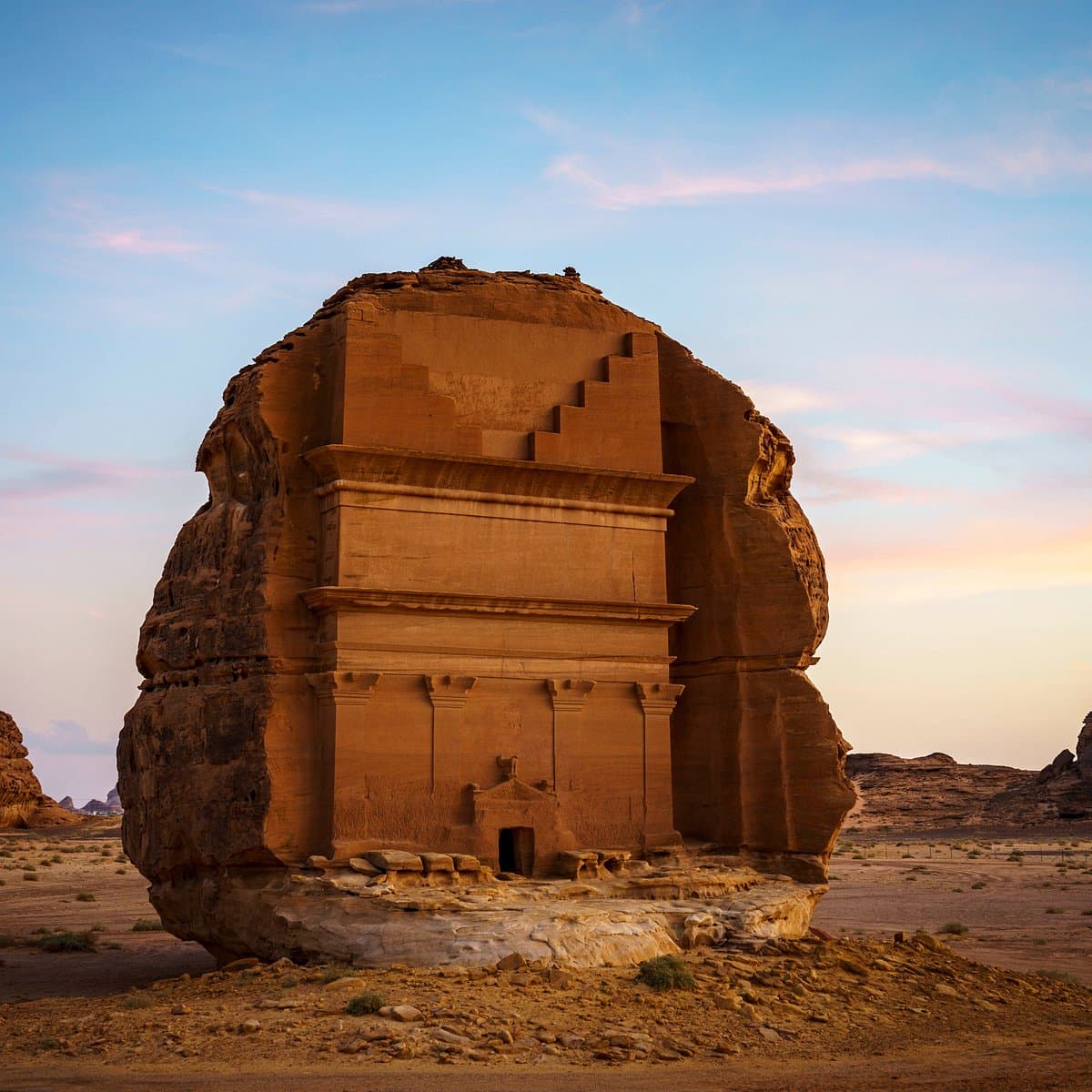 Paragliding in AlUla – a breathtaking experience above the landmarks of AlUla